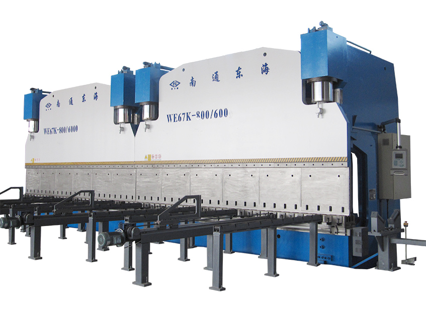 2xWE67K-800T6000 CNC Press Brake in Tandem 2xWE67K-800T6000 CNC Press Brake in Tandem